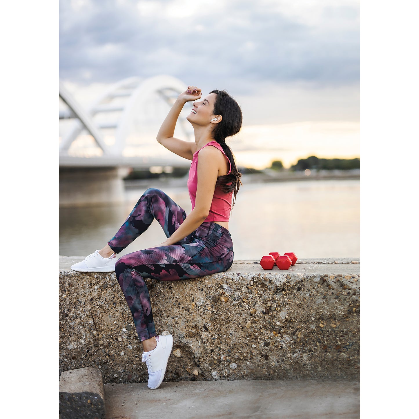 White iLive™ Truly Wireless Earbuds with Active Noise Canceling