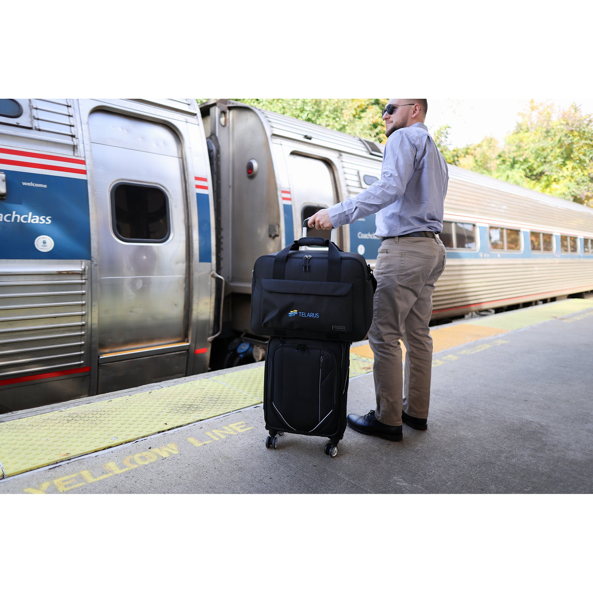 Black American Tourister® Embark Weekender