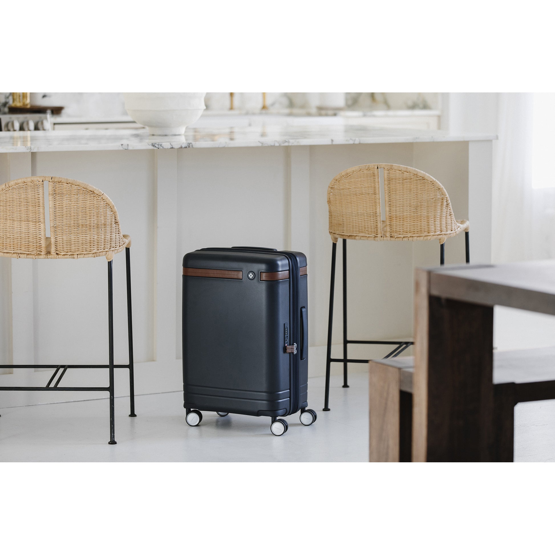 Navy Samsonite Virtuosa Expandable Carry On